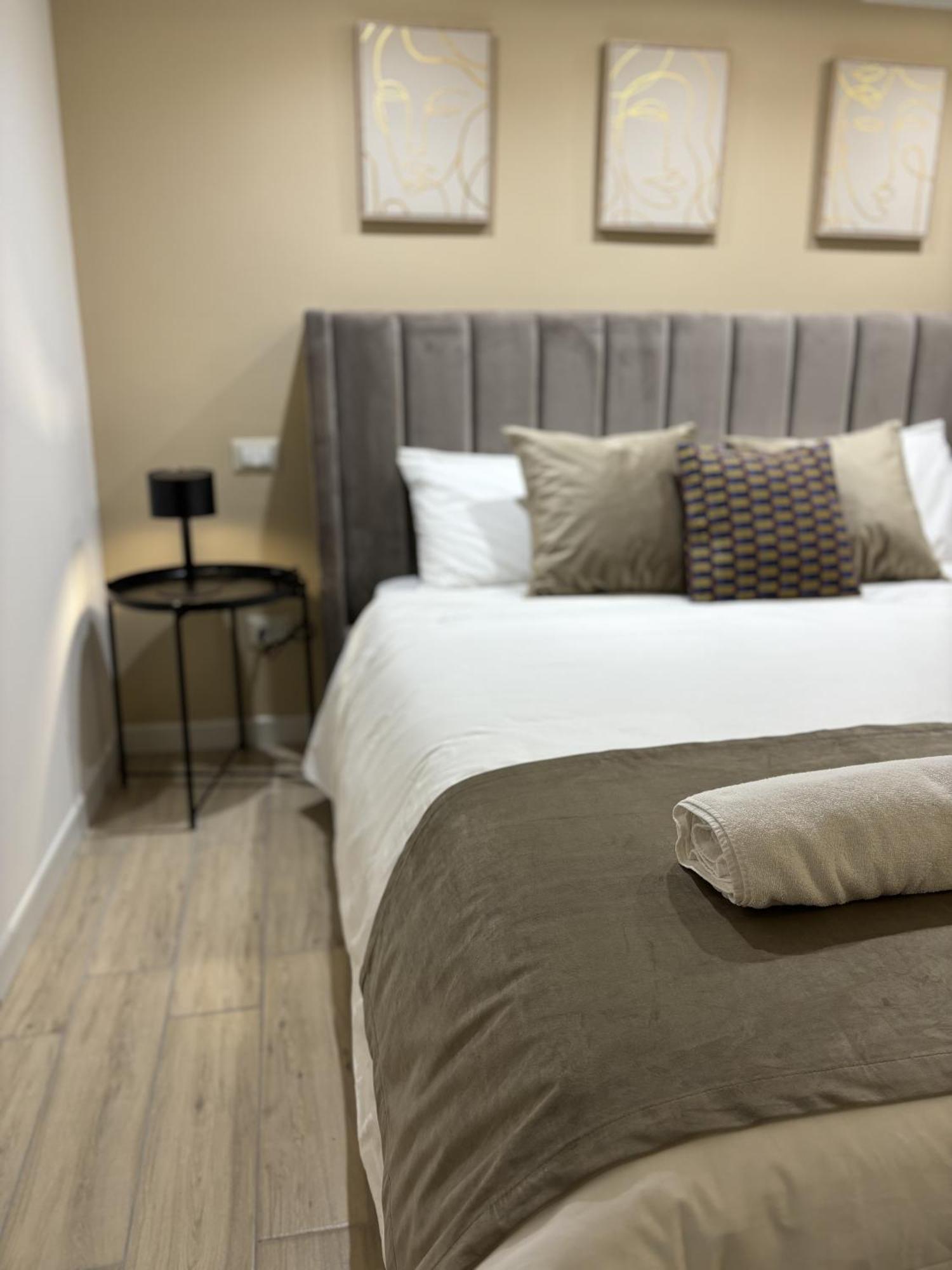 Celeste Rooms Bed And Breakfast CTA Exterior photo